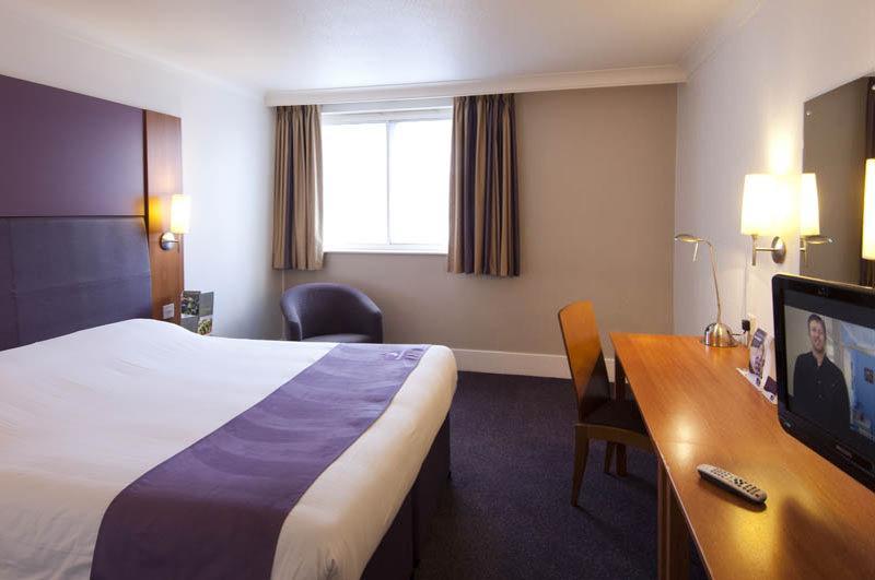 Premier Inn Aylesbury Eksteriør billede