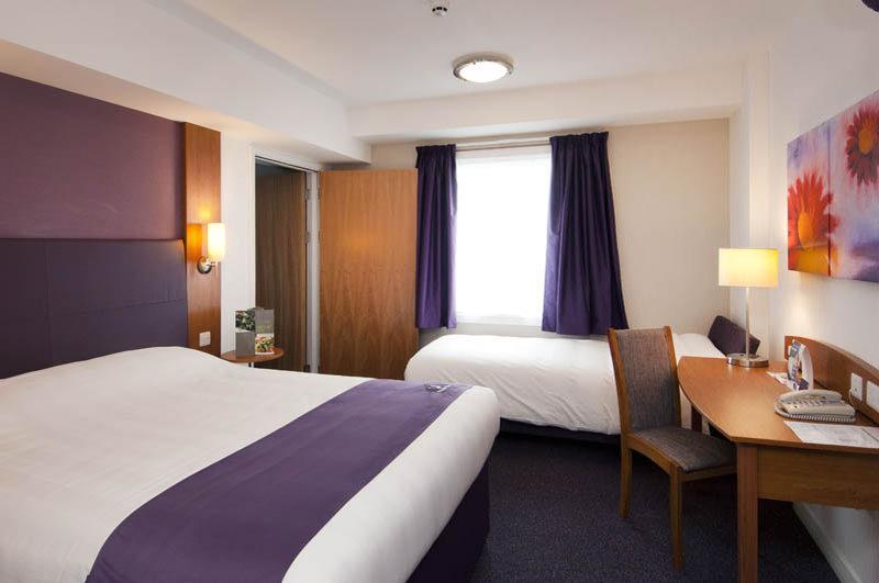 Premier Inn Aylesbury Eksteriør billede