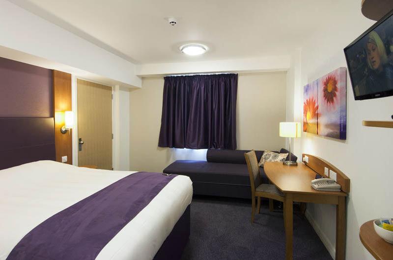 Premier Inn Aylesbury Eksteriør billede